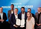 Llaryora entregó las primeras personerías jurídicas religiosas de la provincia