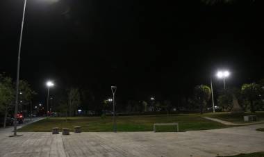 Bernarte inauguró iluminación LED en barrios Parque y Hospital