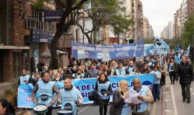 UEPC acata la conciliación y el Gobierno garantiza el reinicio de clases