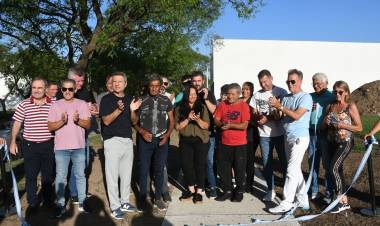 Se inauguró vereda sobre avenida 9 de Septiembre