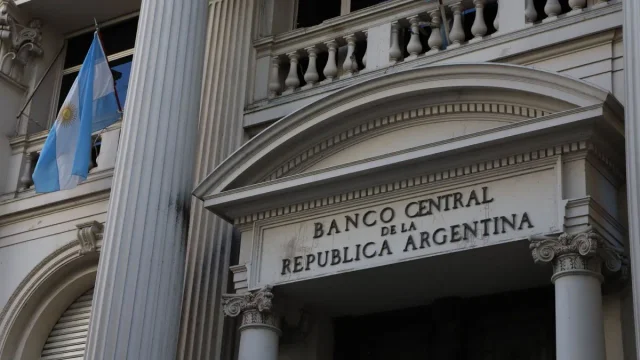 El Banco Central logró comprar dólares tras una racha negativa de 12 ruedas seguidas