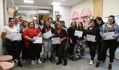 14 mujeres emprendedoras de la ciudad se capacitaron con el programa ’Aprender a emprender’
