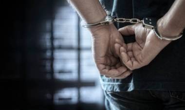 Detienen a tres hombres por posesión de estupefacientes