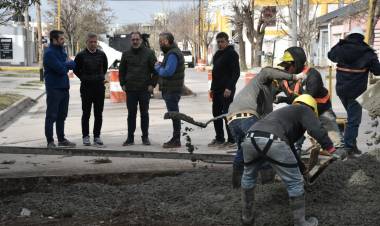 Con un bacheo sobre bulevar Buenos Aires comenzó la 13° etapa del Plan Integral de Arreglo de Calles