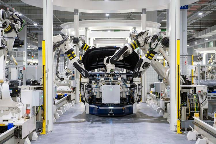 El Gobierno rebaja aranceles e impuestos a la industria automotriz para estimular exportaciones