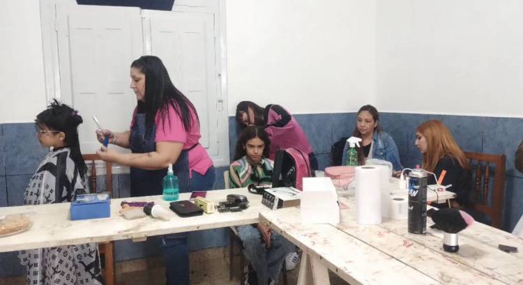 El domingo ofrecerán corte de pelo y desayuno gratuito en el C.A. La Milka