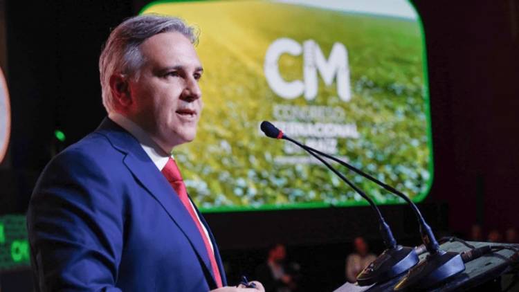 Llaryora: "Por culpa de la política no somos líderes en biocombustibles"