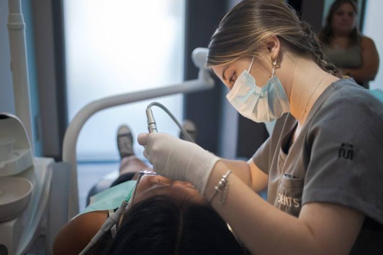 APROSS actualizó aranceles odontológicos y convoca a nuevos prestadores a sumarse a su red
