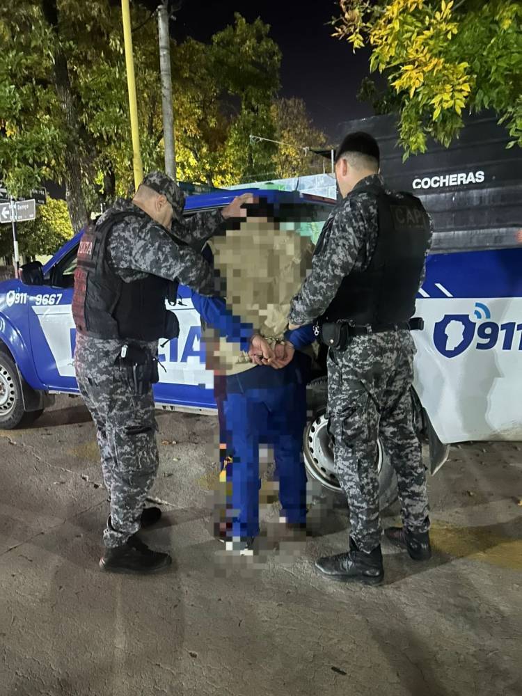 Se trata de "El Bomba": detienen a un hombre por hurto en un supermercado y recuperan mercadería 