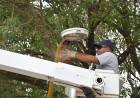 El municipio realiza recambio de luminarias en barrios Chalet y Dos Hermanos