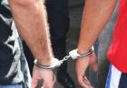 Detienen a dos peligrosos sujetos con un arma de fuego de guerra en su poder