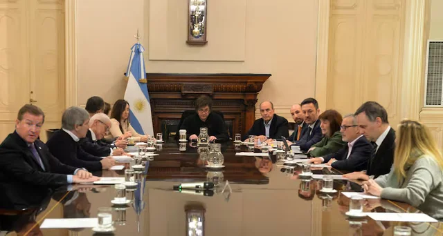Javier Milei reunió por segunda vez a su gabinete tras la derrota bonaerense