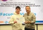 Municipio entregó las becas de apoyo a 40 deportistas amateurs de la ciudad