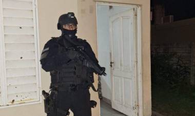 Dos detenidos en Las Varillas por delivery de drogas