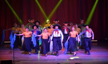 Con baile, actuación, música y canto se desarrollaron las Galas de Julio 