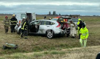 Clucellas: dos mujeres debieron ser rescatadas luego de protagonizar un vuelco en la Autovía 19