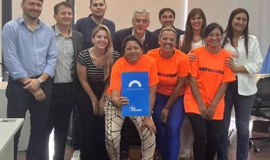 En distintos ámbitos siguen reconociendo a ‘Mujeres con Oficios’  