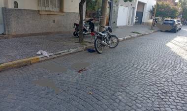 Motociclista herido en un accidente sobre calle Belgrano y Colón