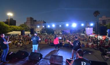 Pasó la tercera noche de la Peatonal San Francisco