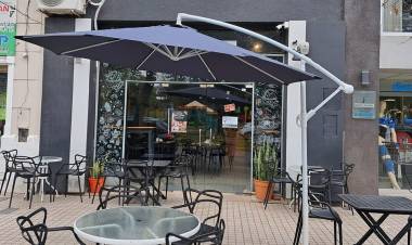 Detienen a una persona "in fraganti" robando en Panadería Tentazione