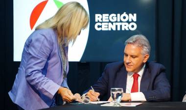 Con fuerte apoyo a los sectores productivos, Llaryora asumió la presidencia Pro tempore de la Región Centro