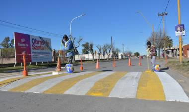Repintan reductores de velocidad en el Camino Interprovincial con trabajos conjuntos entre San Francisco y Frontera