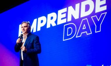 Llaryora anunció créditos por $3.400 millones para impulsar a emprendedores locales