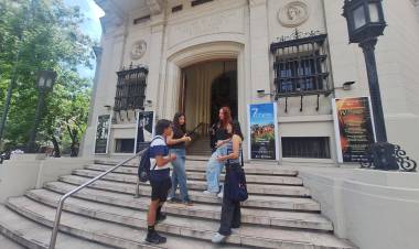 Un estudiante necesita casi $930 mil por mes para vivir en Córdoba, según la Defensoría del Pueblo