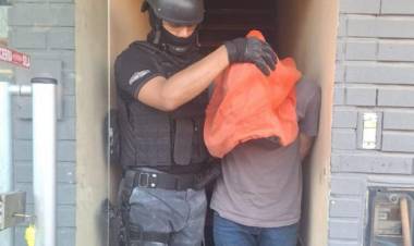 Arroyito: un detenido por vender cocaína y marihauna en inmediaciones a su vivienda