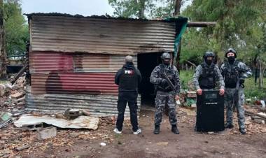 Múltiples allanamientos en Frontera por microtráfico: encontraron casi 100 dosis listas para su distribución 