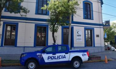 Se escondió en una vivienda deshabitada y fue detenido por tener pedido de captura
