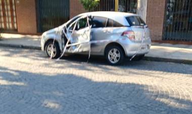 Accidente de tránsito con daños materiales en Bv. Buenos Aires y Belgrano