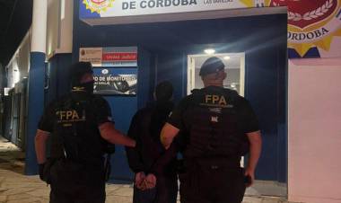 Las Varillas: detenido tras intentar fugarse y descartar cocaína en la calle