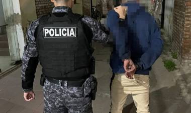 Secuestran una motocicleta con pedido vigente y detienen a su conductor
