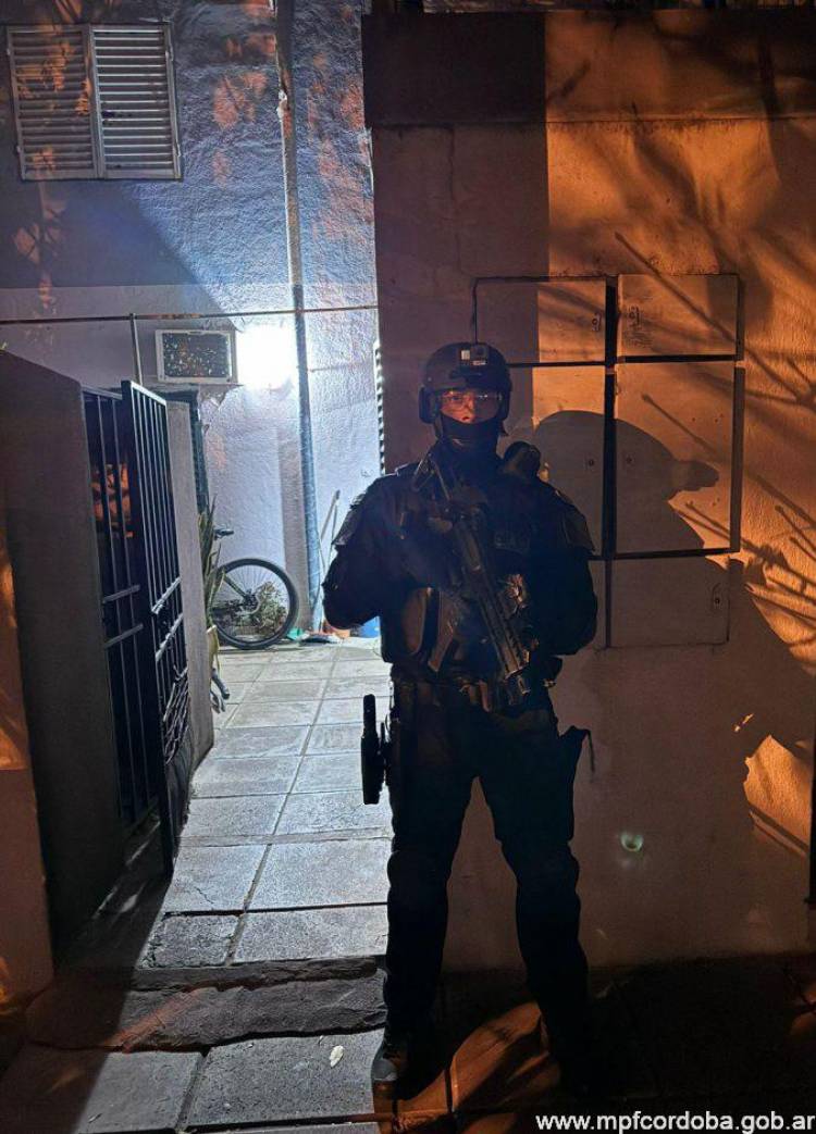 Madre e hijo detenidos tras vender drogas en San Francisco