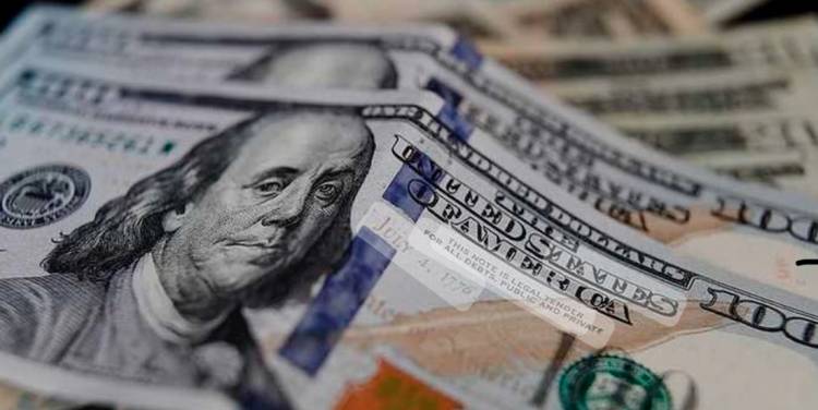 Dólar blue récord y el riesgo país superó los 1400 puntos
