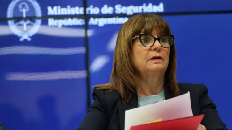 Bullrich habilitó a las fuerzas federales a hacer “ciberpatrullaje” en internet y redes