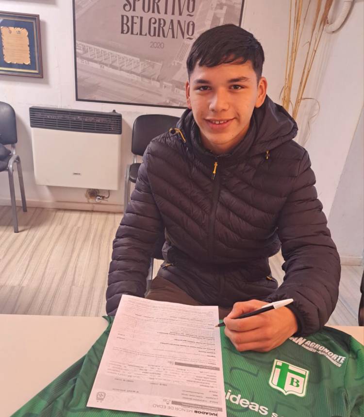 Debut, gol y contrato