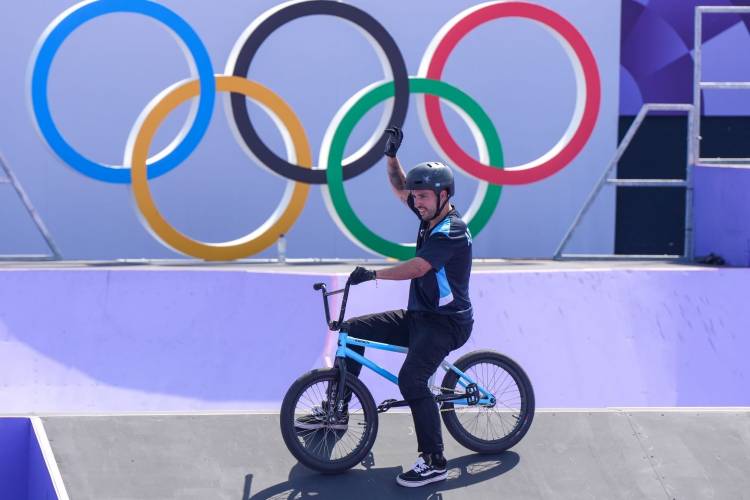 José “maligno” Torres es el primer medallista olímpico argentino en París 2024: se quedó con el oro en BMX Freestyle