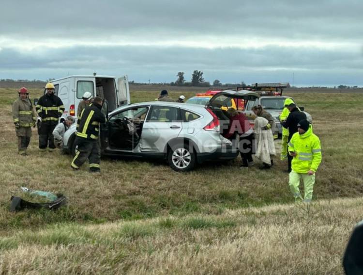 Clucellas: dos mujeres debieron ser rescatadas luego de protagonizar un vuelco en la Autovía 19