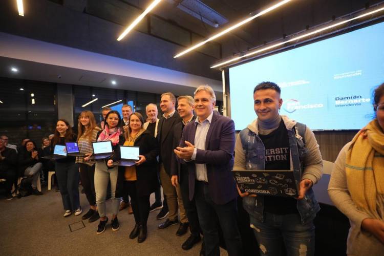 Llaryora anunció la construcción de una sede de la Universidad Provincial en San Francisco