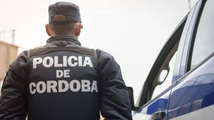 Aprehenden a joven en barrio Sarmiento y recuperan motocicleta con pedido de secuestro 