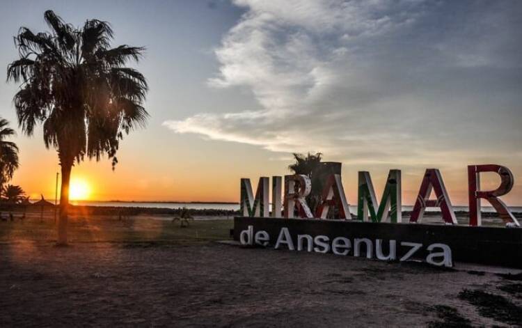 Miramar de Ansenuza festeja su centenario y abre la temporada de verano