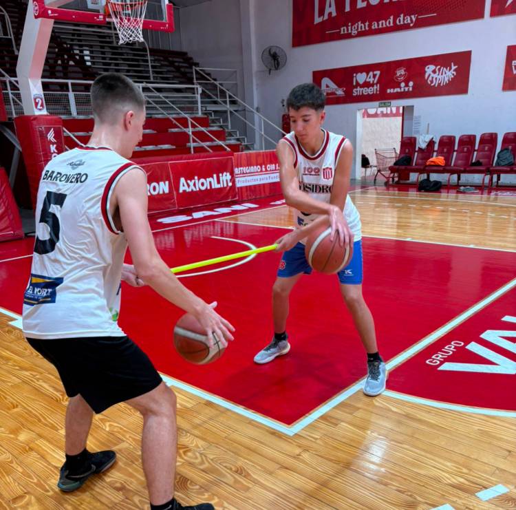 Básquet: San Isidro probó jugadores