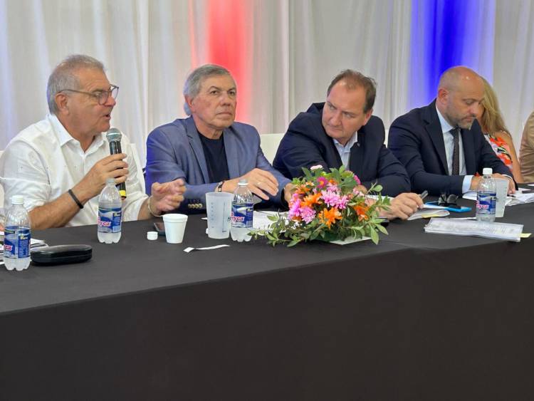 La Región Centro pedirá participar en la definición de la nueva licitación de la hidrovía