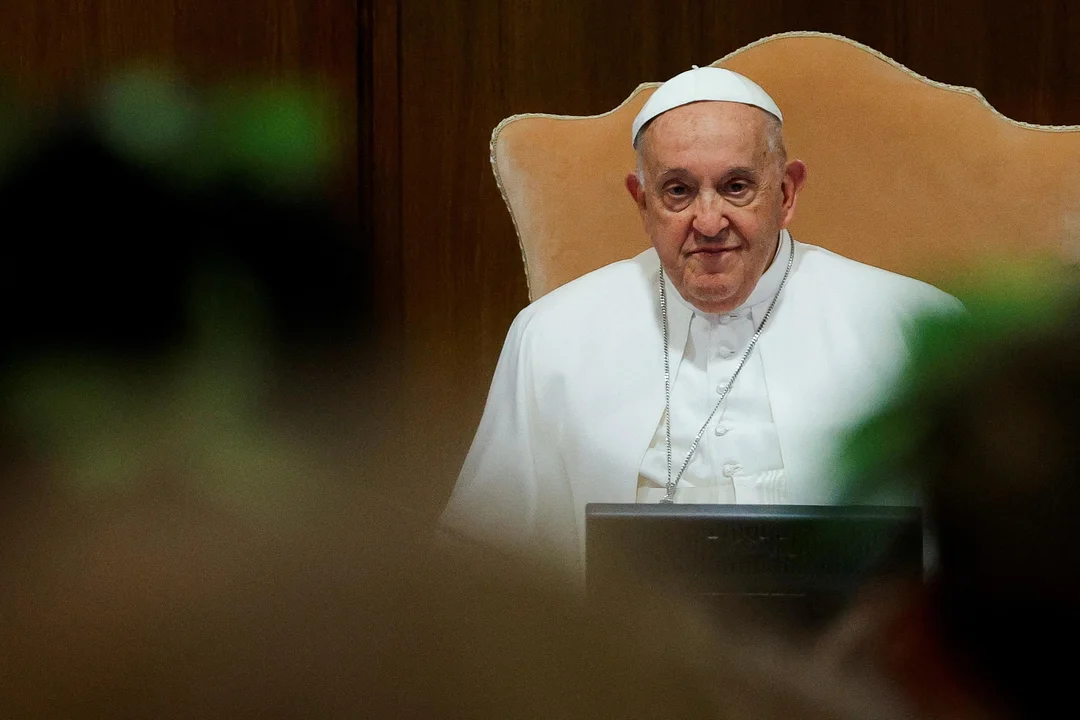 El Papa Francisco se recuperó de la crisis de ayer y pasó "una noche tranquila"