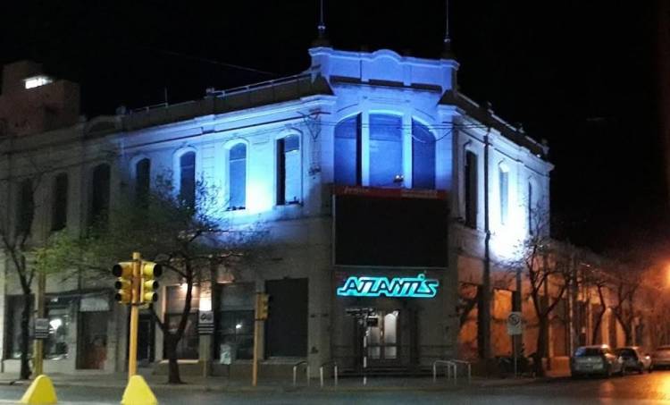 Detienen a dos hombres por amenazas frente a un boliche de la ciudad
