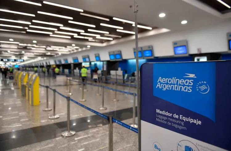 Aerolíneas Argentinas cerrará casi todas sus oficinas comerciales en el país