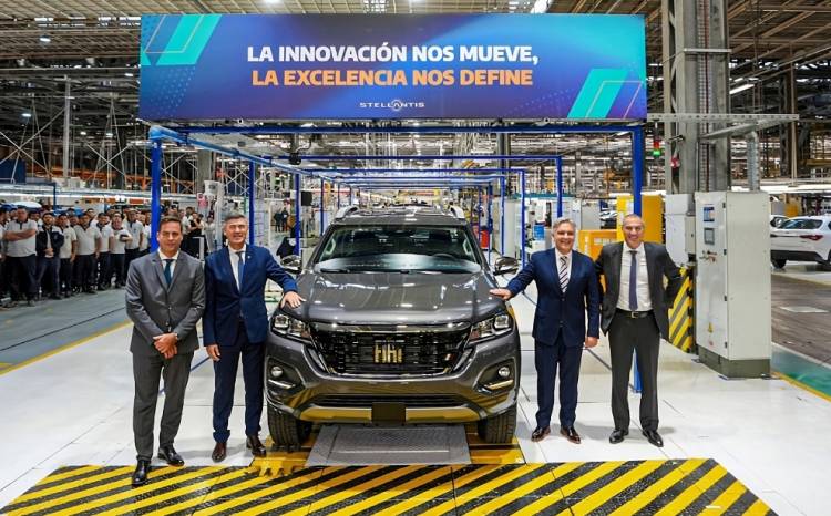 Stellantis inició en Córdoba la producción de su pick-up