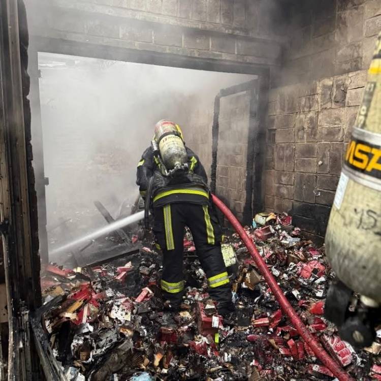 Incendio de gran magnitud en vivienda de Aristóbulo del Valle al 500